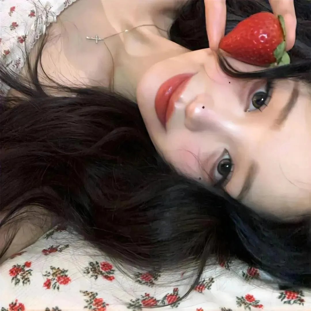 春泥溅花红